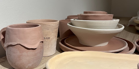 Lee más sobre el artículo Servicio de Horneado de Piezas de Cerámica en l’Atelier Espai Creatiu 🔥🎨